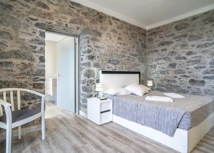 בית נופש Madeirense In *