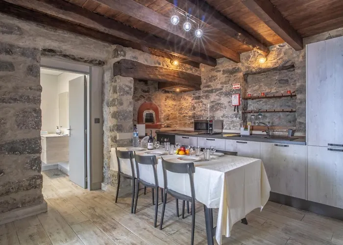 Madeirense In * Santa Cruz (Madeira)