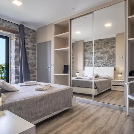 Madeirense In Tatil Evi