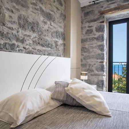 Madeirense In Tatil Evi