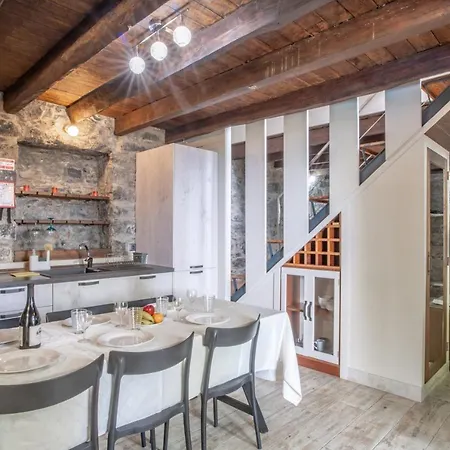 Madeirense In Tatil Evi