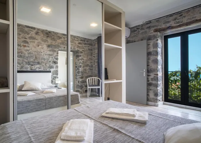 Madeirense In * Σάντα Κρουζ